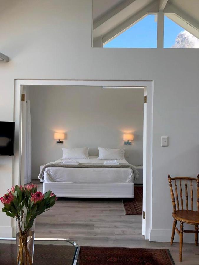 Апартаменти Camps Bay Loft With Stunning Mountain And Ocean Views Кейптаун Екстер'єр фото