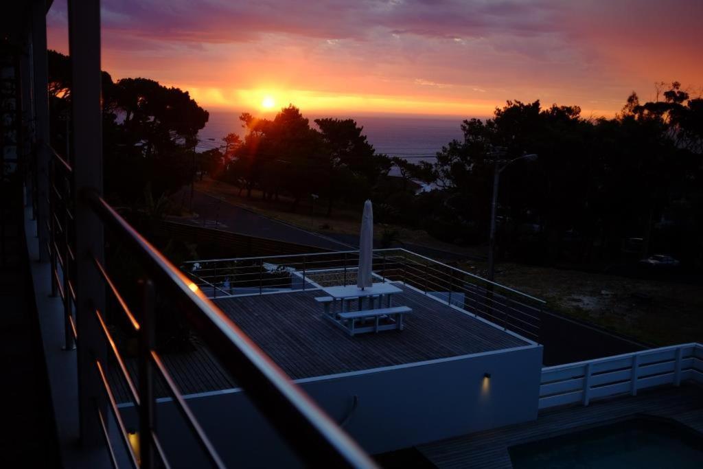 Апартаменти Camps Bay Loft With Stunning Mountain And Ocean Views Кейптаун Екстер'єр фото